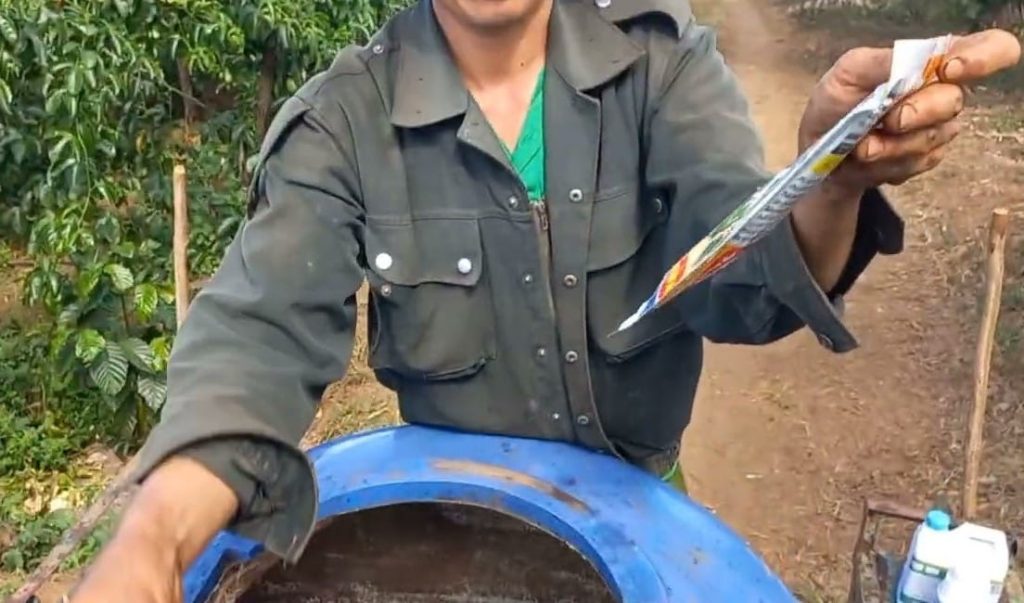 Kỹ Thuật Phun Thuốc Cho Cây Chanh Leo Đúng Cách